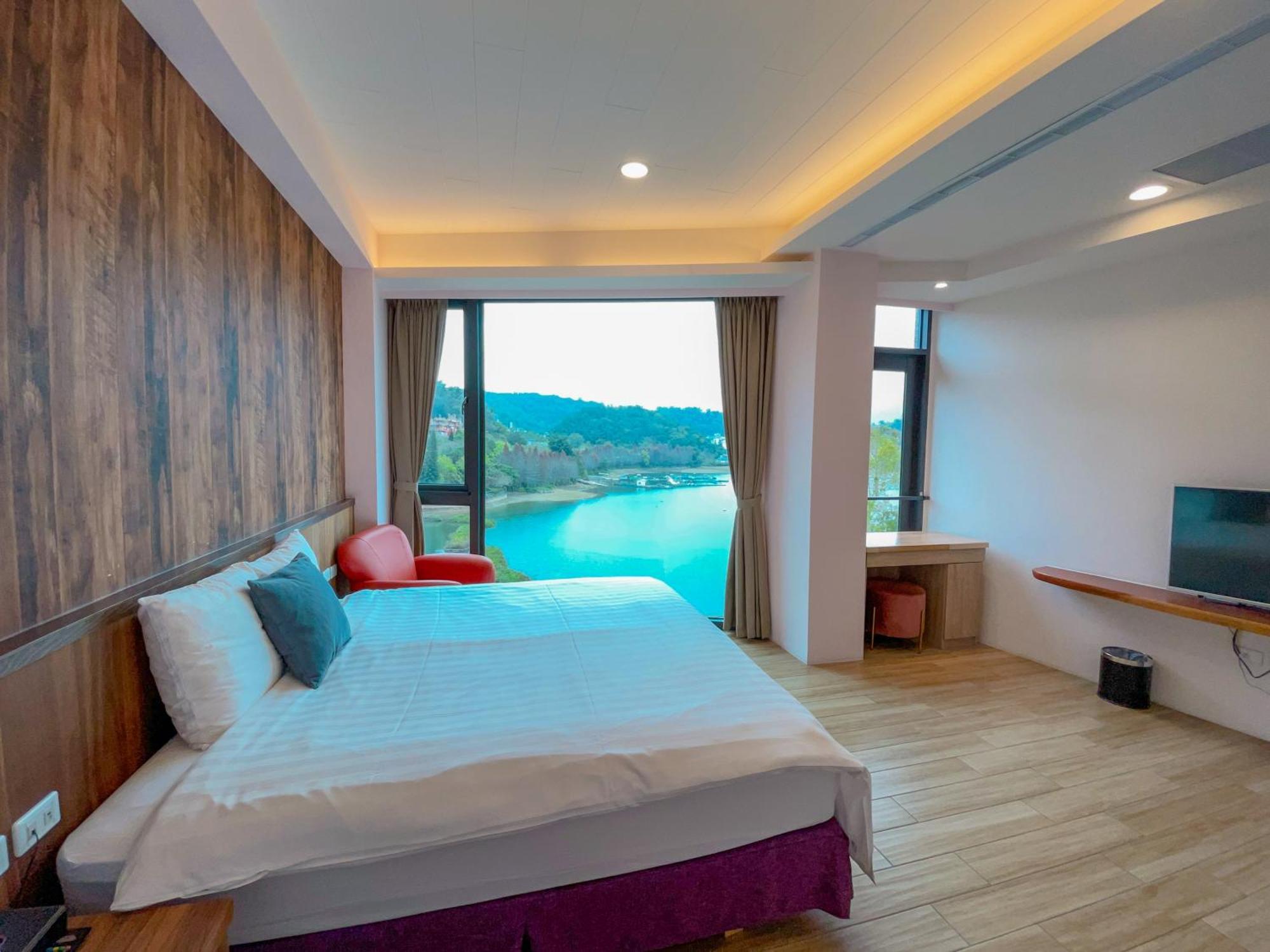Zhaohong Homestay Юйчі Екстер'єр фото